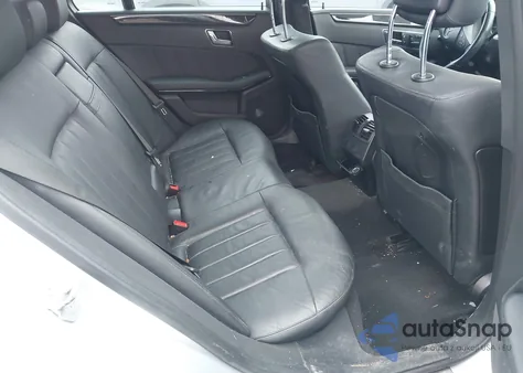 2010 Mercedes-Benz E 550 4Matic из США, поврежденный, VIN WDDHF9AB6AA126287